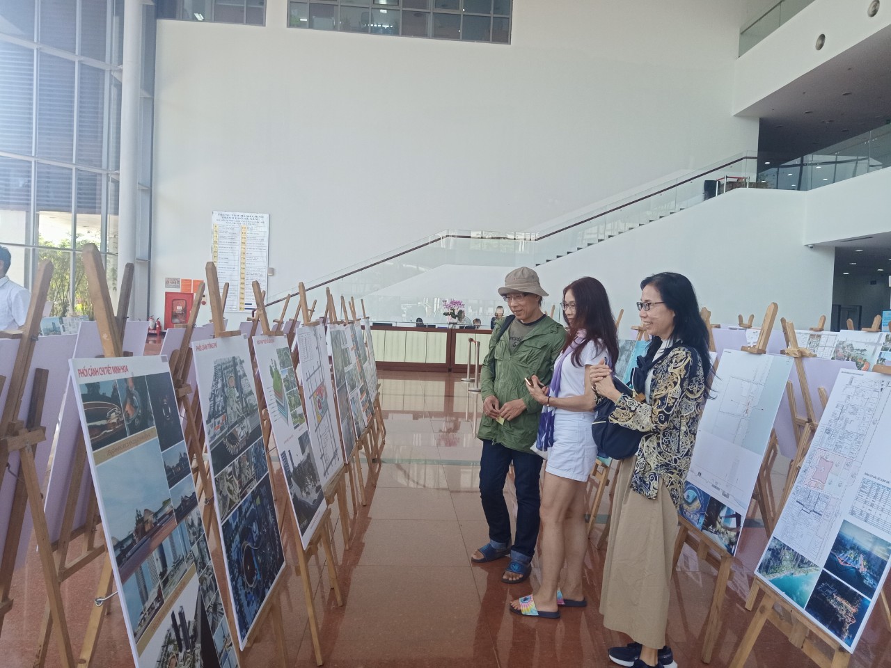 Trưng bày 12 phương án dự thi Cuộc thi “Thi tuyển phương án quy hoạch kiến trúc Quảng trường – Bảo tàng dọc trục Trung tâm hành chính thành phố – Bạch Đằng – Trần Phú và một số trụ sở hành chính liên quan